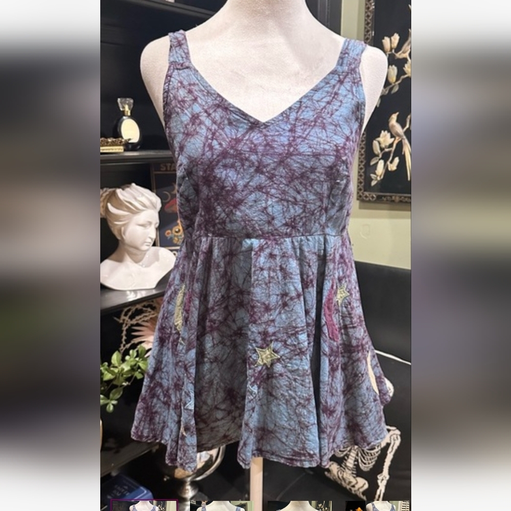 Blue Sky Tie-Dye Moon & Sun Embroidered Tank Top Size L